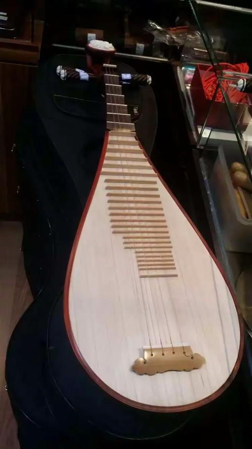 同时批发零售高中低档乐器,与其他乐器行不同,我们为工厂直销,有专业